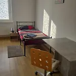 Schoene Vollausgestattete Monteurs- Gaestewohnung Naehe Raffinerie Leuna Und Geiseltalsee 0304 *