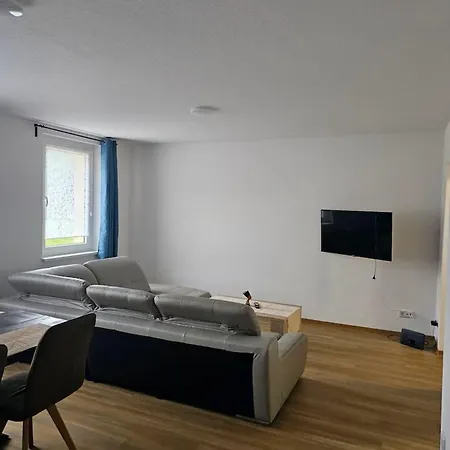 Schoene Vollausgestattete Monteurs- Gaestewohnung Naehe Raffinerie Leuna Und Geiseltalsee Fuer 5 Personen 0304 * Braunsbedra