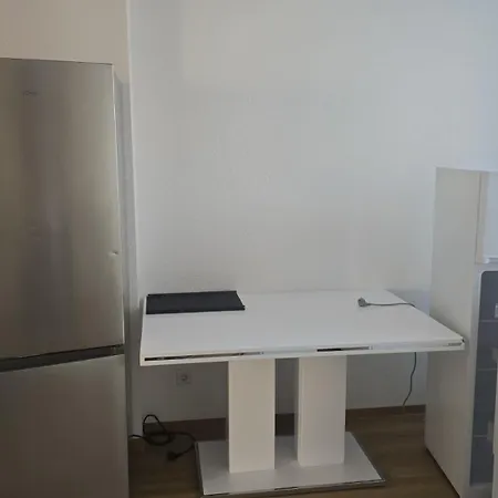 شقة Schoene Vollausgestattete Monteurs- Gaestewohnung Naehe Raffinerie Leuna Und Geiseltalsee 0304 Braunsbedra