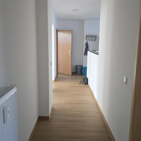 Schoene Vollausgestattete Monteurs- Gaestewohnung Naehe Raffinerie Leuna Und Geiseltalsee 0304 شقة Braunsbedra