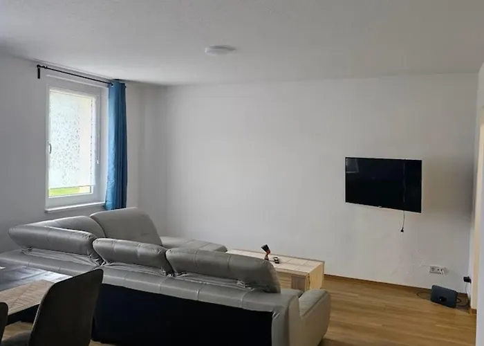 Schoene Vollausgestattete Monteurs- Gaestewohnung Naehe Raffinerie Leuna Und Geiseltalsee Fuer 5 Personen 0304 * Braunsbedra