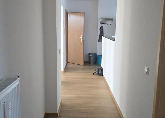 Schoene Vollausgestattete Monteurs- Gaestewohnung Naehe Raffinerie Leuna Und Geiseltalsee 0304 شقة Braunsbedra