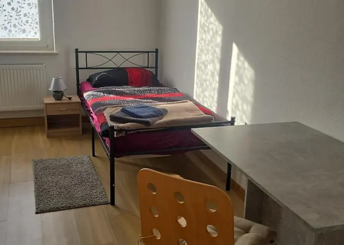 Schoene Vollausgestattete Monteurs- Gaestewohnung Naehe Raffinerie Leuna Und Geiseltalsee 0304 *